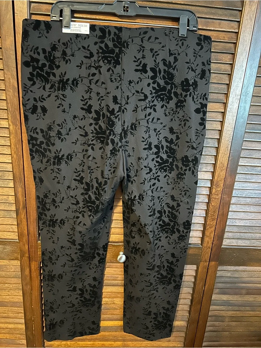 Black Floral-Textured women’s slim leg pants - Picture 2 of 3